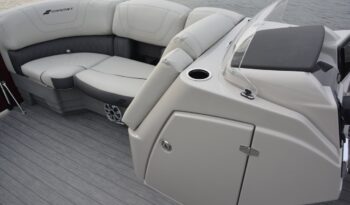 Starcraft pontoon SLS 3 front seating