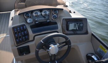 Starcraft pontoon SLS 3 interior