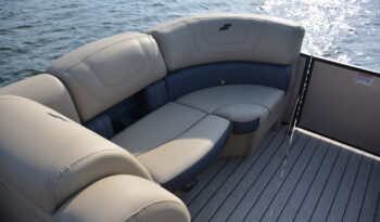 Starcraft pontoon SLS 3 interior seating