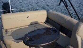 Starcraft pontoon SLS 3 table