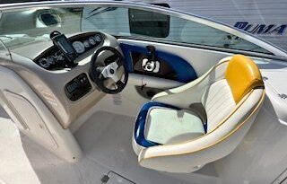 2002 Chaparral Sunesta 243:DB captain seat