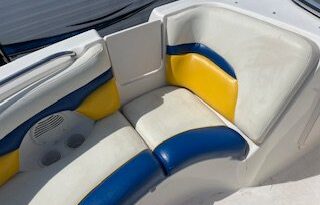 2002 Chaparral Sunesta 243:DB side seats