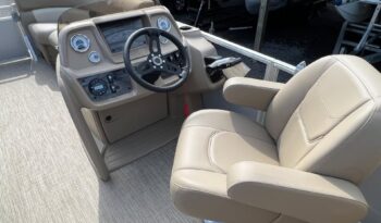 2023 StarCraft LX 22 Sport Tri-toon captain chair