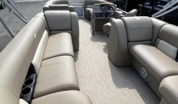 2023 StarCraft LX 22 Sport Tri-toon intrerior