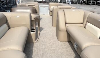 2023 StarCraft LX 22 Sport Tri-toon seats