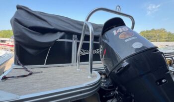 2016 Silverwave 230 RL Tri-Toon motor