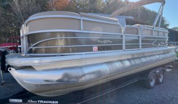 2018 Sun Tracker Party Barge 22 DLX side