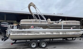 2018 Sun Tracker Party Barge 22 DLX side view