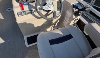 2018 Sun Tracker Party Barge 22 DLX steering