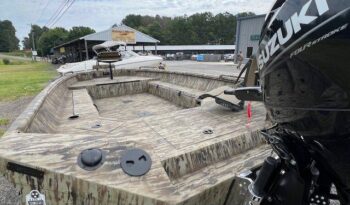 2027 EXCEL TOMAHAWK 186 SUZUKI DF 90 HP interior