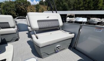 2027 Starcraft CX 23 RL seat